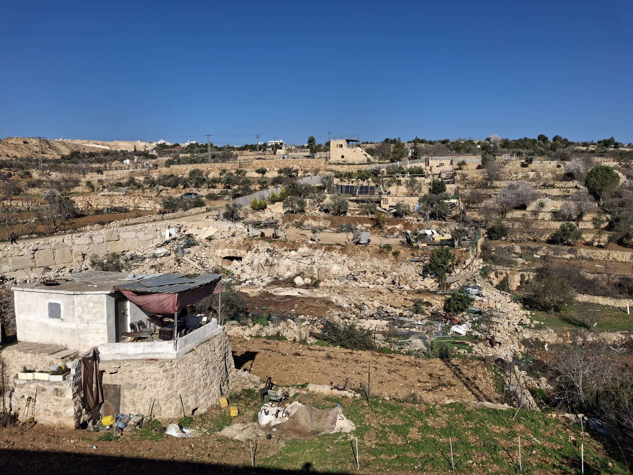 לאחר הפרסום ב"ישראל היום": נהרס גן אירועים בלתי חוקי שהוקם ליד ירושלים , רגבים