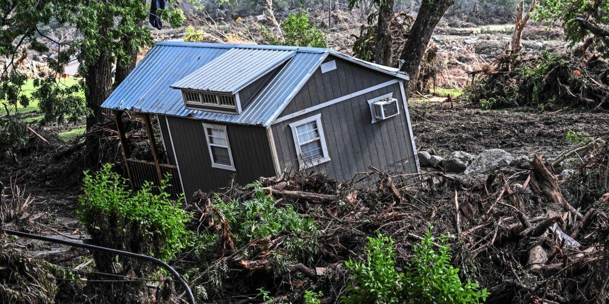 Flut in Texas: Verschwörungserzähler halten Radar für "Wetterwaffe" - Eine Onlinekampagne erklärt Wetterstationen zu getarnten Waffensystemen. Ihre Anhänger planen Anschläge auf Meteorologen und Fernsehsender