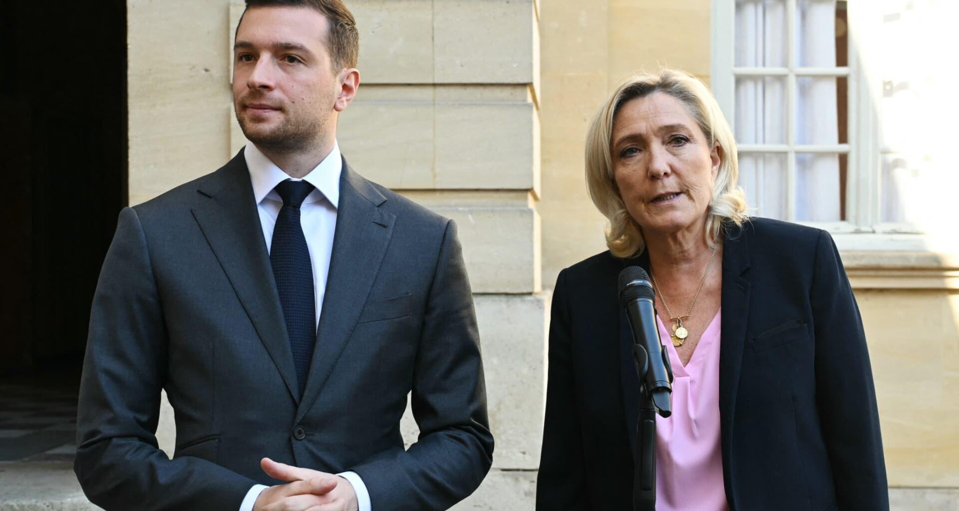 Le RN demande à une entreprise de passer au crible les réseaux sociaux de ses futurs candidats en cas de léglislatives anticipées