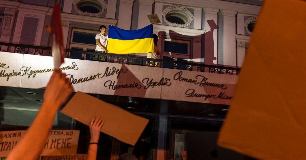 E.U. Cuts Aid to Ukraine Over Corruption Concerns