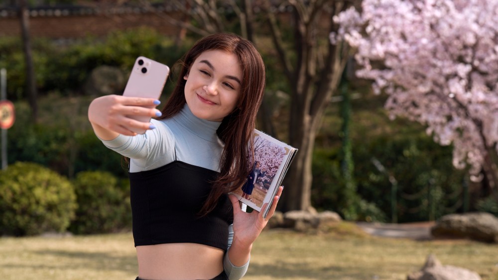 Jenny Han's "XO, Kitty" Netflix Series Wraps Production On Season 3