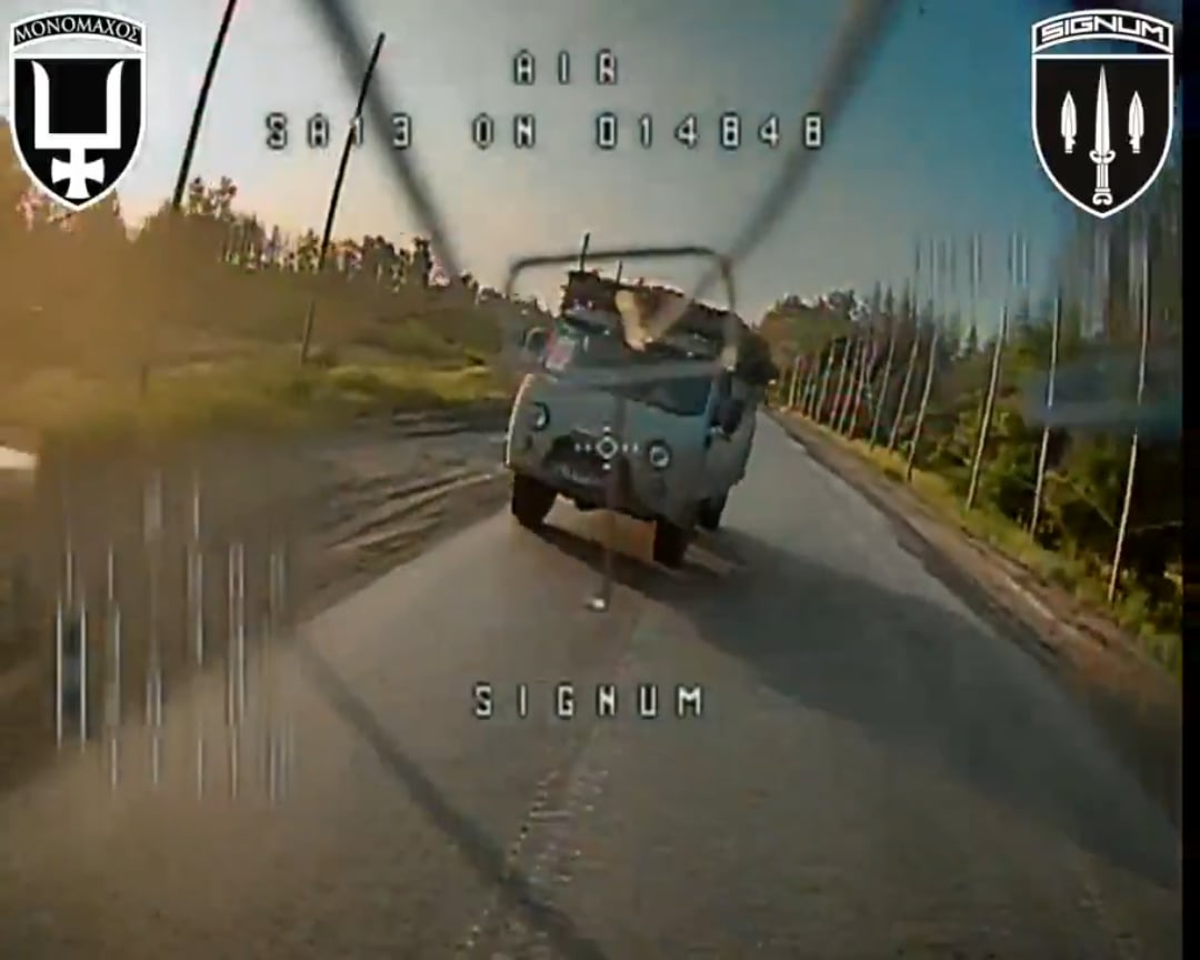 Ukrainian fiber-optic FPV drones of the SIGNUM Battalion hit Russian logistic vehicles, motorbikes and soldiers. Lyman direction. July 2025 [Published 16.07.2025]