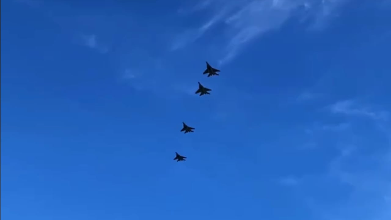 Ukrainian Air Force MiG-29 Fighter aircraft drop GBU bombs on Russian FSB headquarters and Russian army positions [2025]