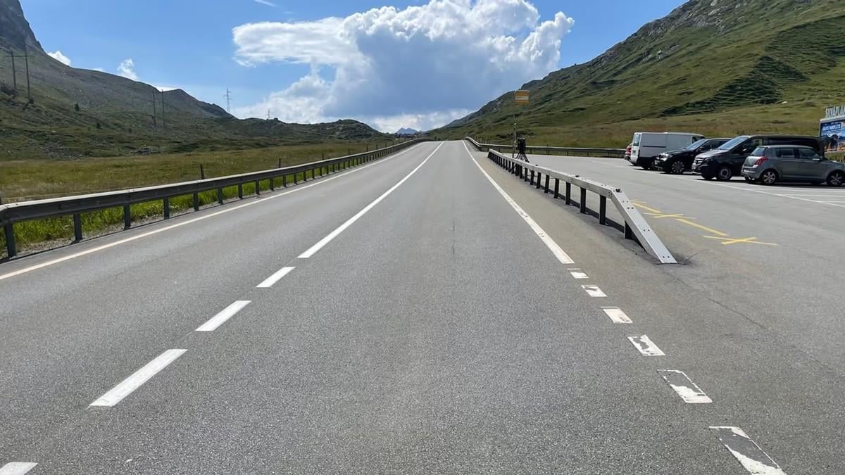 German speeds over the Julier Pass GR at 146 km/h