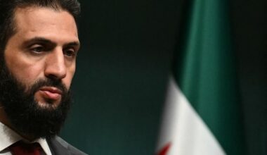 A confidential meeting held in Abu Dhabi between Syrian interim president Ahmed Al-Shar’a and Israeli Mossad chief David Barnea marks a pivotal step in Damascus-Tel Aviv normalization.