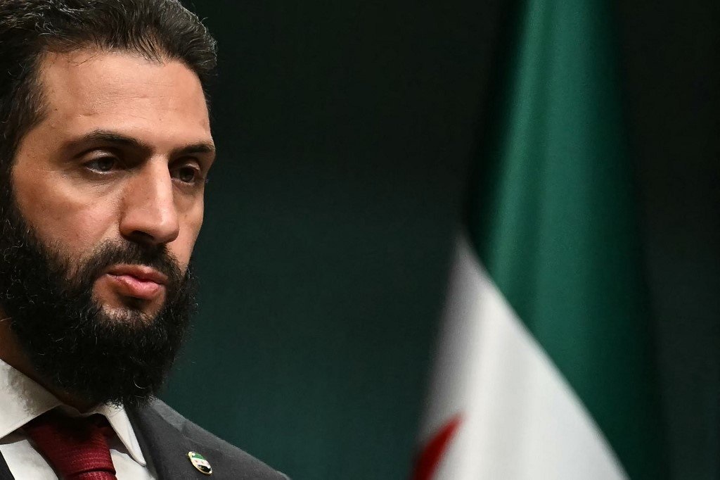 A confidential meeting held in Abu Dhabi between Syrian interim president Ahmed Al-Shar’a and Israeli Mossad chief David Barnea marks a pivotal step in Damascus-Tel Aviv normalization.