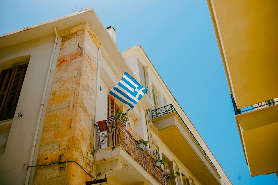 Airbnb: Πώς μια διανυκτέρευση στην Ελλάδα έφτασε να γίνει από τις ακριβότερες στην Ευρώπη
