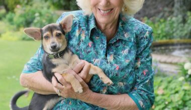 New photo of the Queen with her rescue puppy Moley