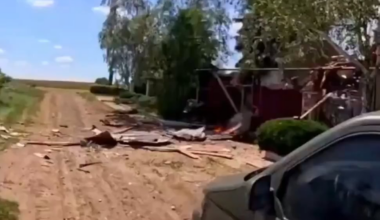 Ukrainian soldiers film a Russian Geran drone strike close to their position