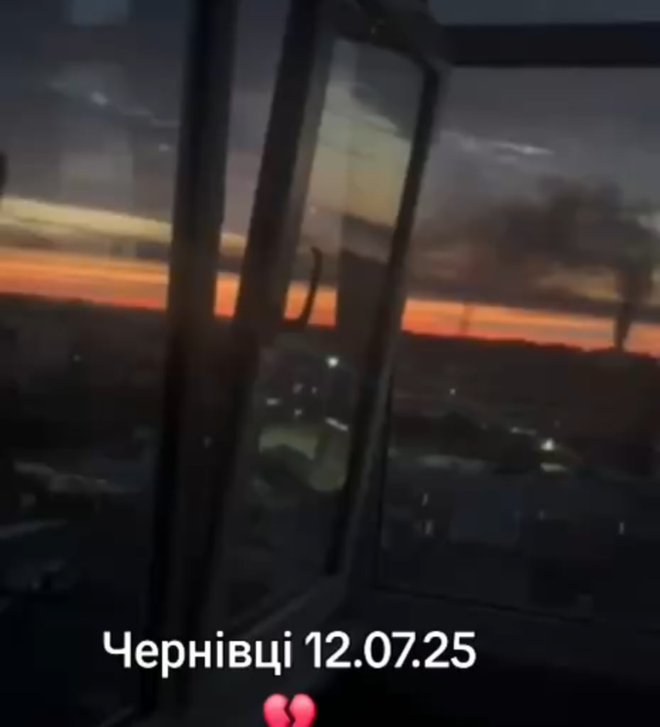 Russia launched a missile strike with cluster munitions on civilians in Chernivtsi.