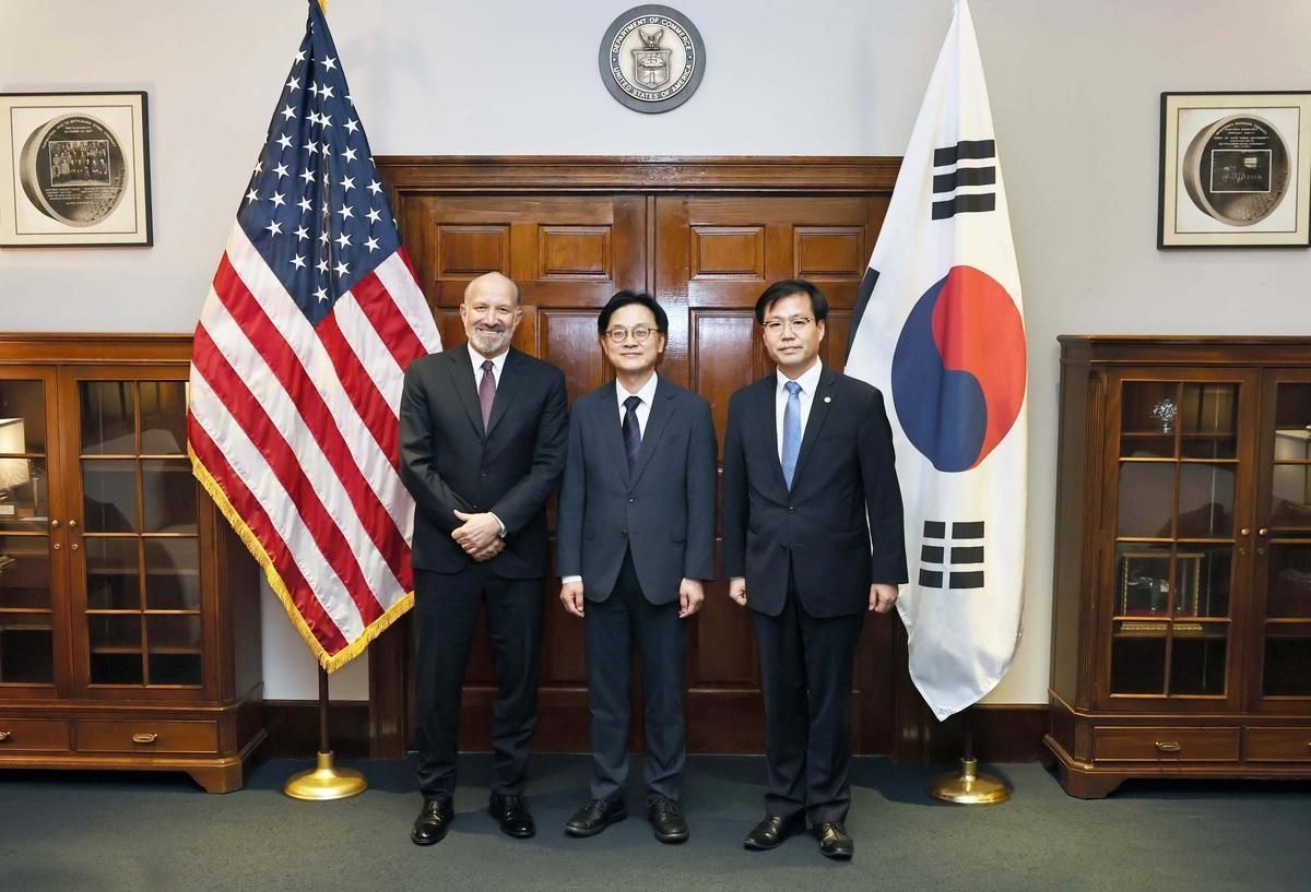 Seoul's top trade officials meet Lutnick, stress need to reach tariff deal before Aug. 1