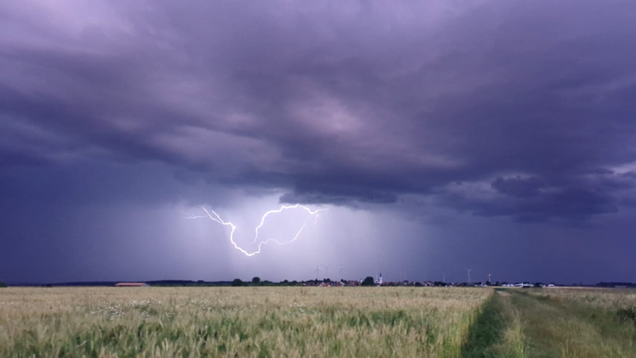 Regen in Deutschland: Hat der Regen die Elbe gerettet? | Leben & Wissen