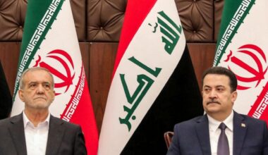 Iraqi Prime Minister Mohammed Shia al-Sudani (R) and Iranian President Masoud Pezeshkian attend a ceremony for the signing of memoranda of understanding in Baghdad (AFP Photo)
