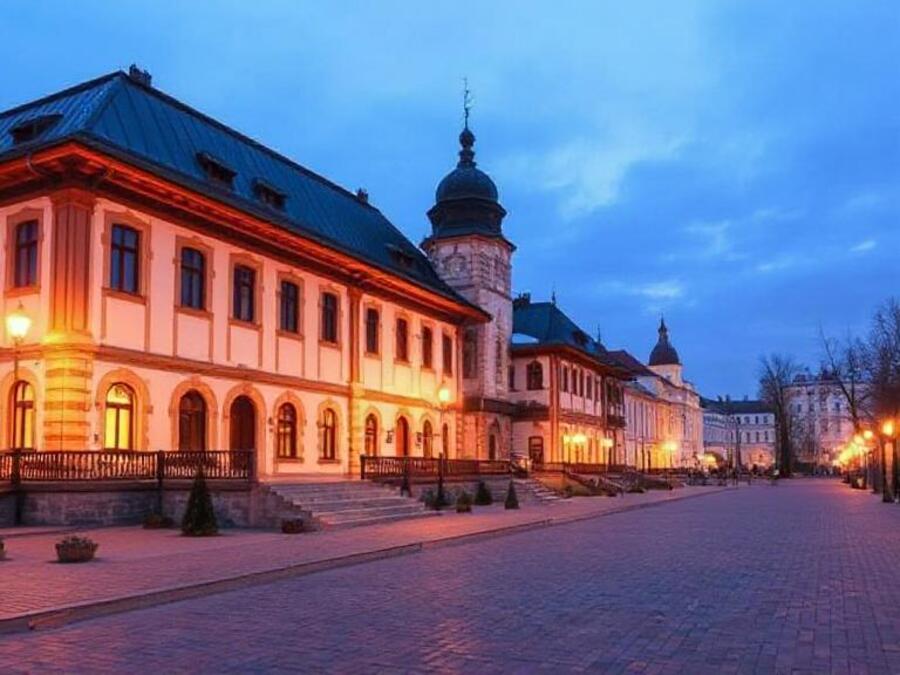 Belarus’ Nesvizh Aims to Draw Extended Stays with New Travel Routes, Seasonal Attractions, and a Focus on Sustainable Tourism Practices