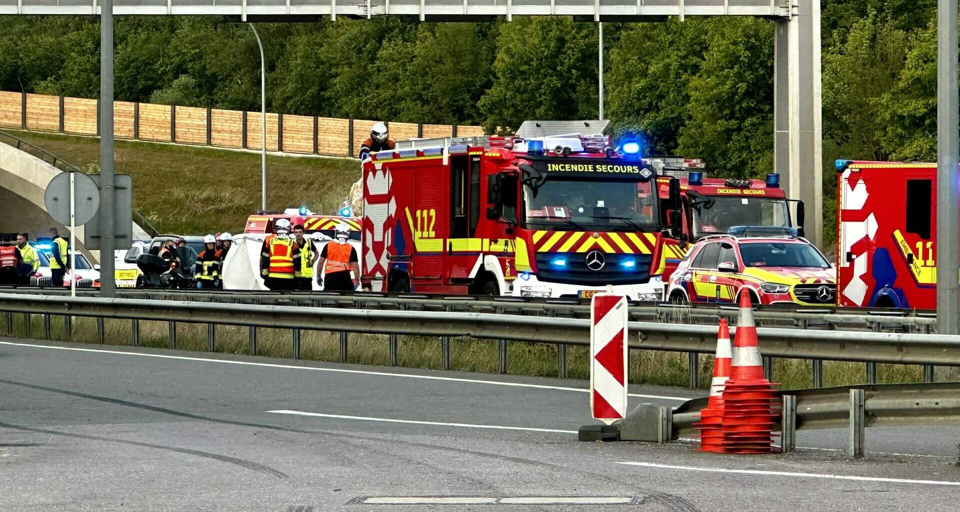 RTL Infos - Carambolage sur l'A3: Un motard décède juste après la frontière