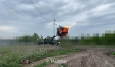Ukrainian soldiers from the Rubizh brigade (NGU) strike Russian targets with the latest Czech 155-mm self-propelled howitzer "Dita" [Published 20.07.2025]