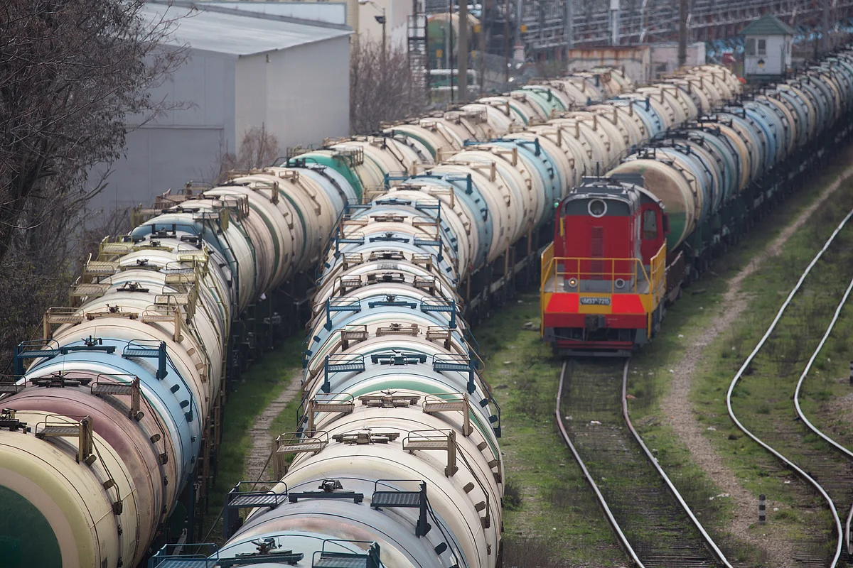 Oil Prices Steady As Investors Assess US Trade Threats And Russia Moves