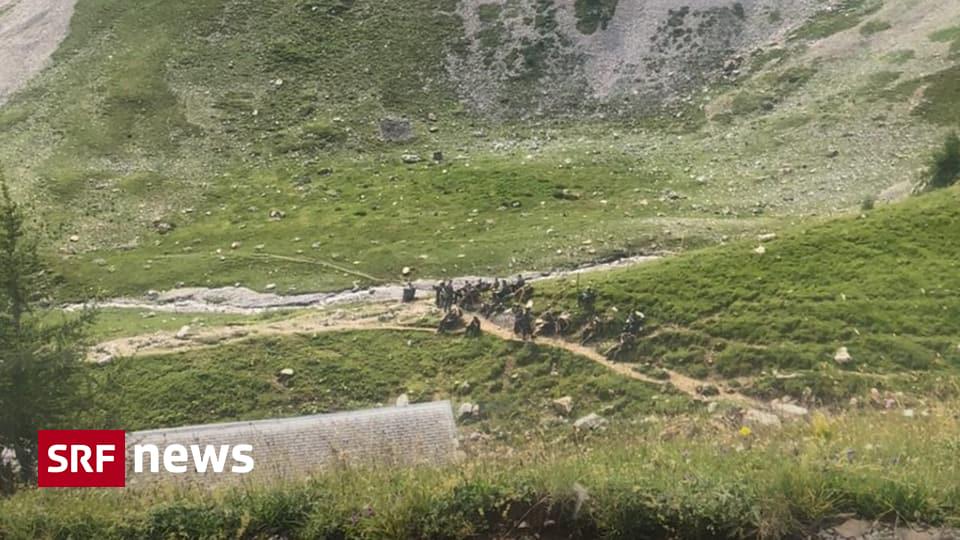 Unusual hiking group - Nazi hike in the Bernese Oberland leads to police operation | A group of men - all dressed in old Nazi uniforms - hiked through the Wildhorn massif at the weekend. This triggered an unusual police operation.