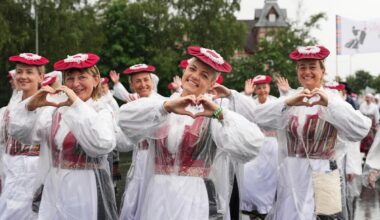 Thousands of voices unite in song at traditional choir festival celebrating Estonia's culture