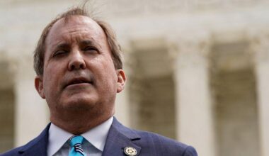 'Submit to your husband!' Pastor scolds wife of AG Ken Paxton over shock divorce