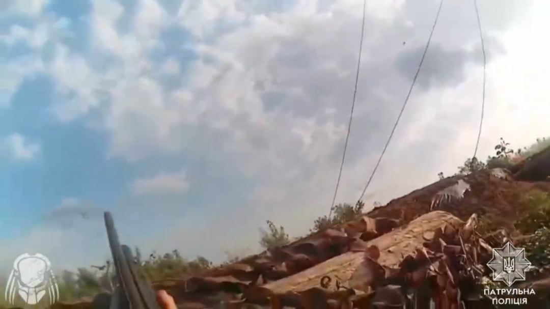 Ukrainian soldier of the National Police Brigade "Predator" shot a Russian FPV drone. Toretsk direction. [Published 07.07.2025]