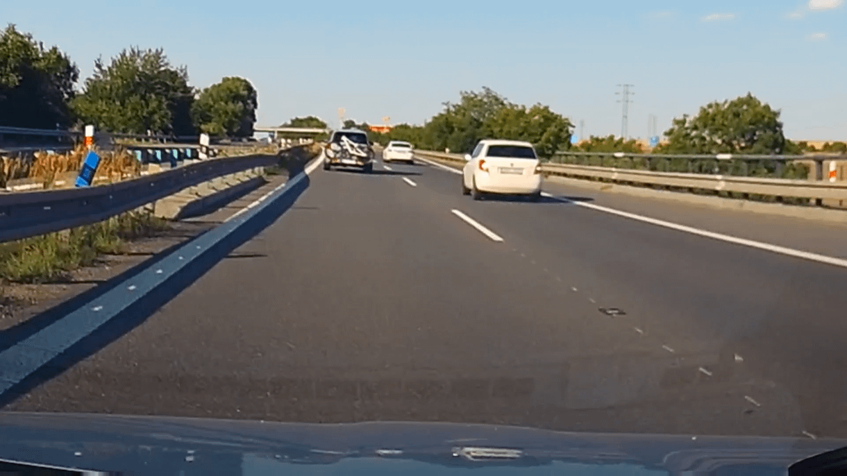 Dnes jsme volali policii na magora v autě