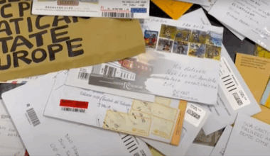 Letters to the Pope: A Hundred Kilograms of Hope and Humanity Delivered Daily to the Vatican - ZENIT