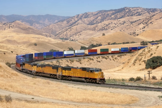 US Earnings Will Start to Show the Impact of Trump's Tariffs