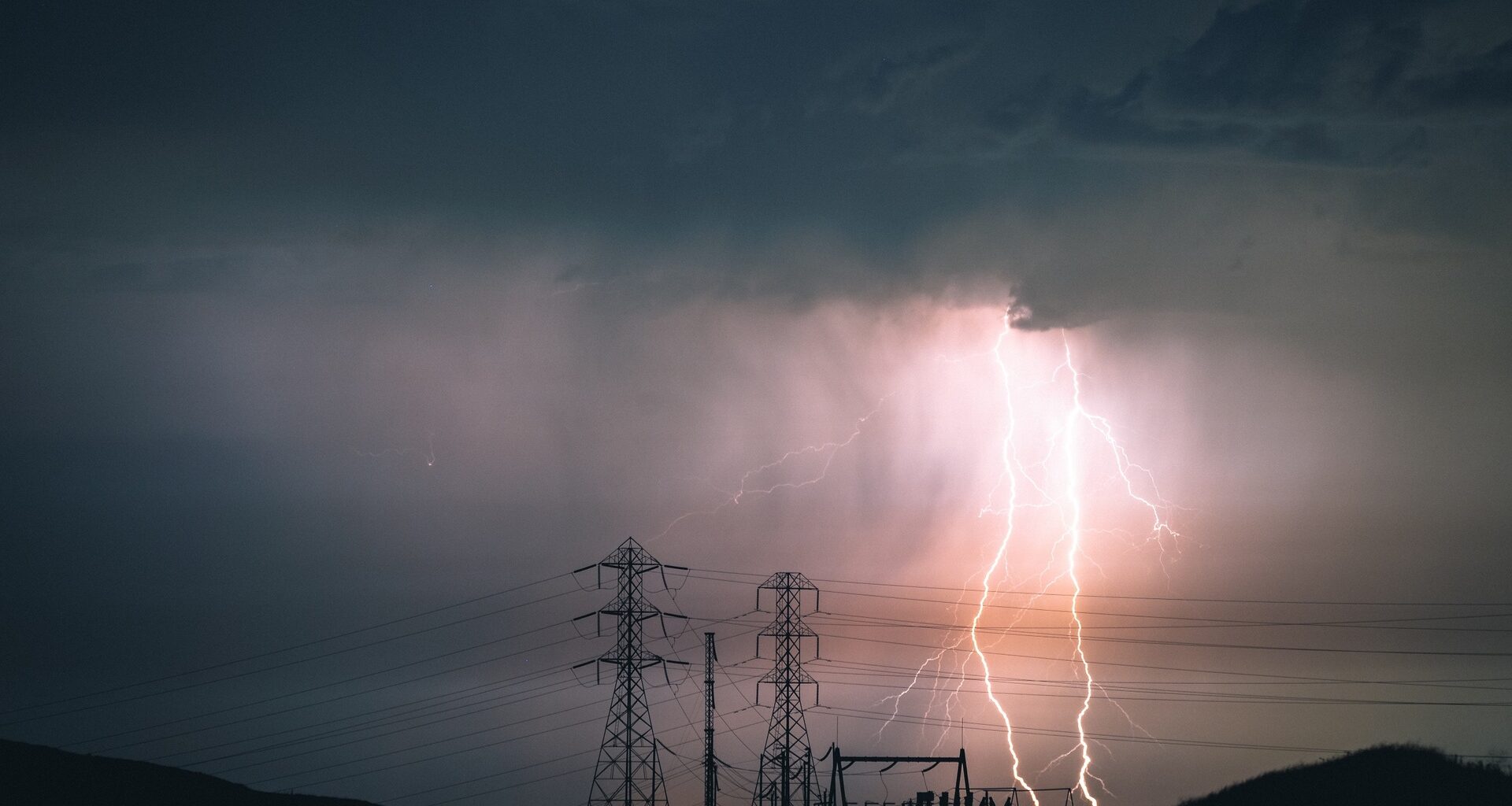 RTL Today - Yellow alert for Sunday: Thunderstorm warning in Luxembourg from 2pm until 11pm