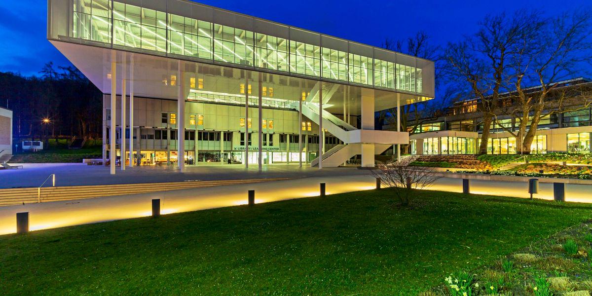 Uni Linz akzeptiert für neue KI-Professuren keine Männer – kann das legal sein?