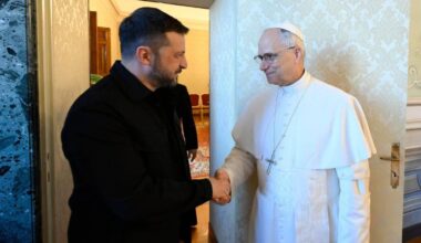 Pope meets with Ukrainian President