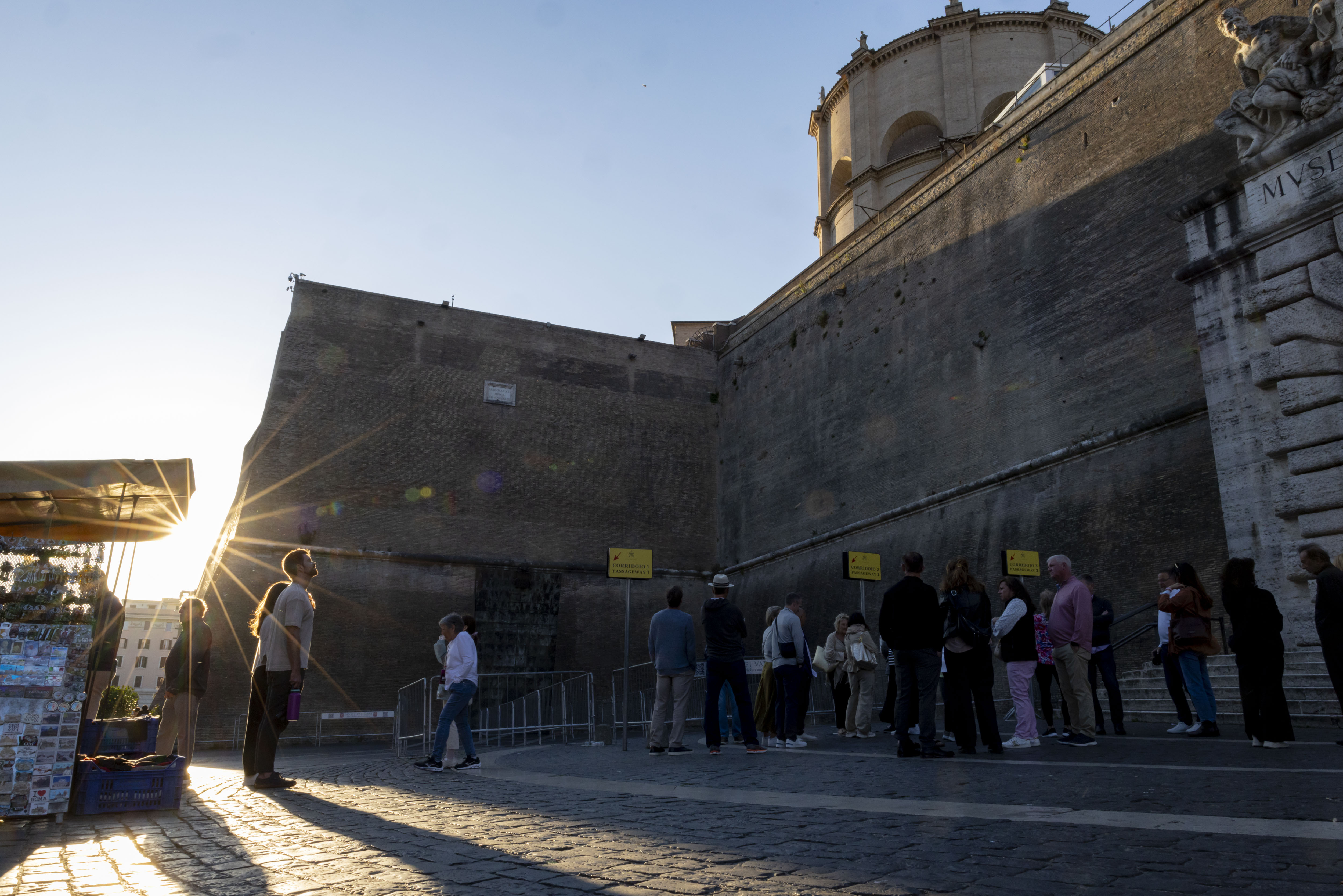 Tourists line up to enter the Vatican Museums on May 16, 2025, before the installation of Pope Leo XIV. (Brian Cassella/Chicago Tribune)