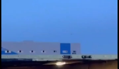A Russian civilian filming a Ukrainian UAV hitting a Wildberry warehouse where Russia is hiding one of their drone assembly plants. Witnesses reported several hits afterwards. Cheboksary, Chuvashia Republic. Near Kazan, ~1,000 km from the frontline.
