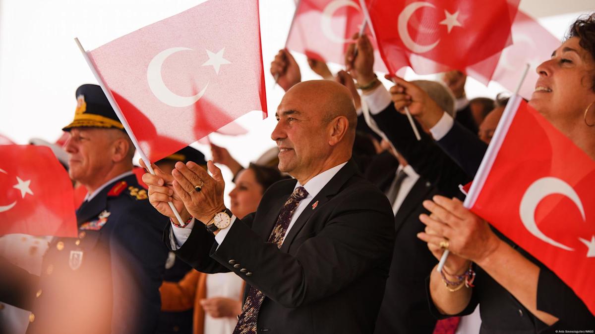 Turkey detains scores of opposition party members in Izmir