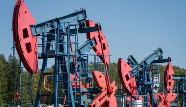 Oil prices little changed as Iraq outages clash with tariff worries