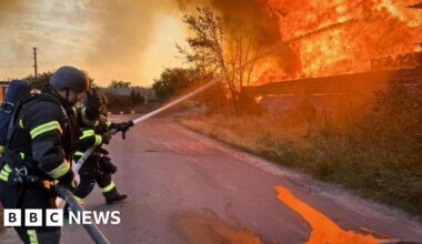 Ukraine suffers heaviest attack as Trump criticises Putin