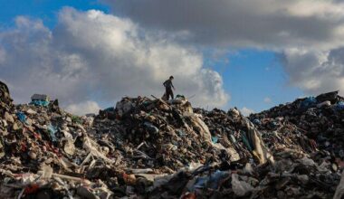 The war in Gaza leaves a toxic legacy of garbage, disease and pollution