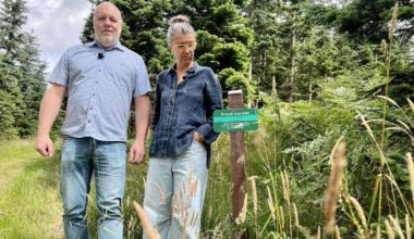 Marianne og Kenneth holder sig væk fra den lokale skov: Skilte skaber tvivl om danskernes adgang til naturen - Friluftsrådet opfordrer kommunerne til at gøre mere for at komme de ulovlige skilte og forhindringer til livs.