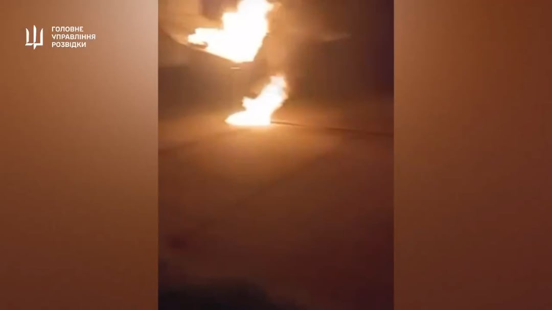 A Russian Su-27UB fighter jet was destroyed overnight at the Armavir airfield in Krasnodar Krai, HUR reports. The base and its aircraft are mainly used for training cadets from the Krasnodar aviation school. Locals say communications in nearby towns are down. 26.07.2025