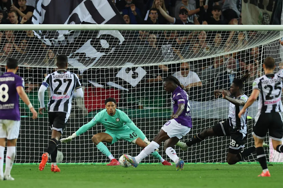 UDINE, ITALY - MAY 25: Moise Kean of Fiorentina takes a shot at goal during the Serie A match between Udinese and Fiorentina at Stadio Friuli on May 25, 2025 in Udine, Italy. (Photo by Timothy Rogers/Getty Images)