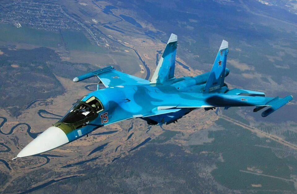 The plane that crashed in the Nizhny Novgorod region is a Su-34, the Russian Defense Ministry reported.