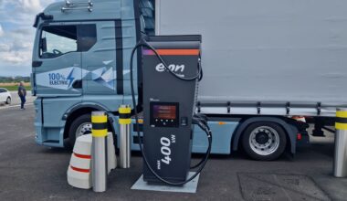Česko má na D1 svou první dobíjecí stanici pro elektrokamiony