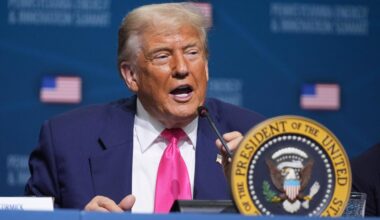 US-Präsident Donald Trump spricht auf der Eröffnungsveranstaltung für Energie und Innovation an der Carnegie Mellon University in Pittsburgh.