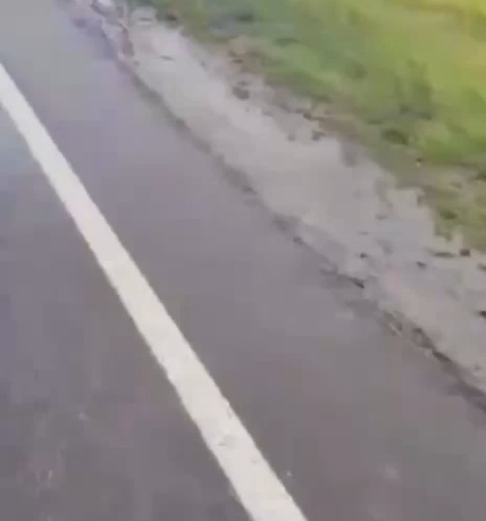 russian invaders crashed their car while driving at "full speed"