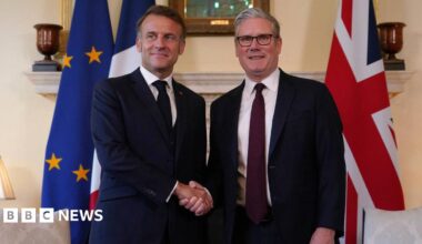 Starmer and Macron discuss 'one in, one out' deal to send some migrants back to France