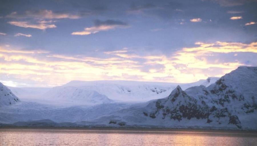 Southern Ocean current reverses for first time, signalling risk of climate system collapse