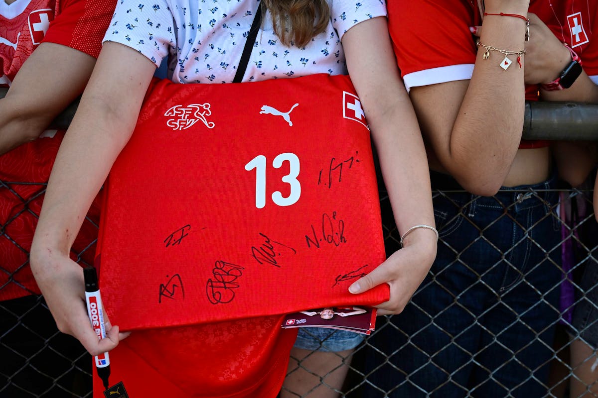 La reine des autographes. La reine des autographes.