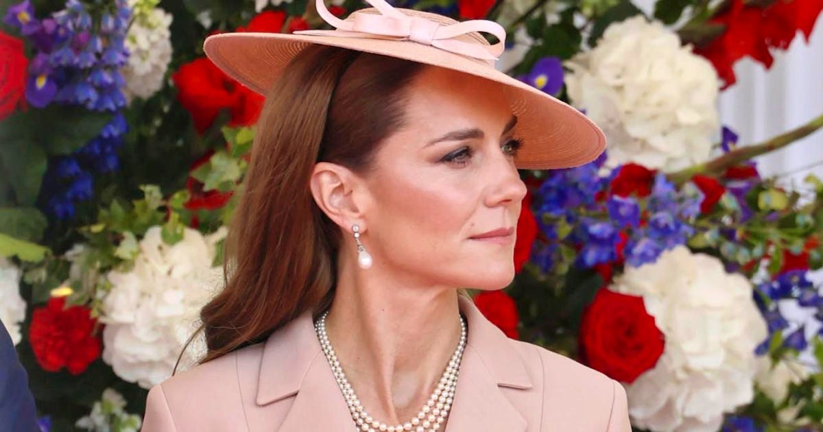 Great Britain: "Lady in red": Kate the star at the state banquet