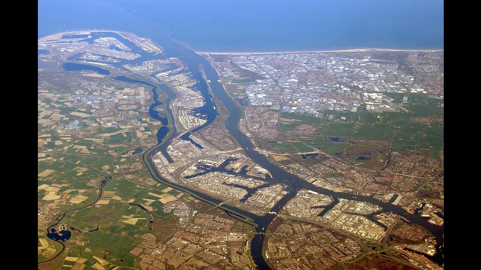 NATO moves to militarize Rotterdam port in plan for total war on Russia