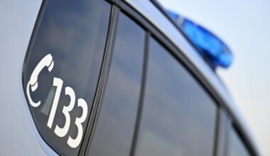Verfolgungsjagd in Wien: 18-Jähriger krachte mit Auto in Linienbus